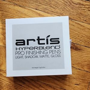 Brand new in box artis hyperblend pro finishing pens.